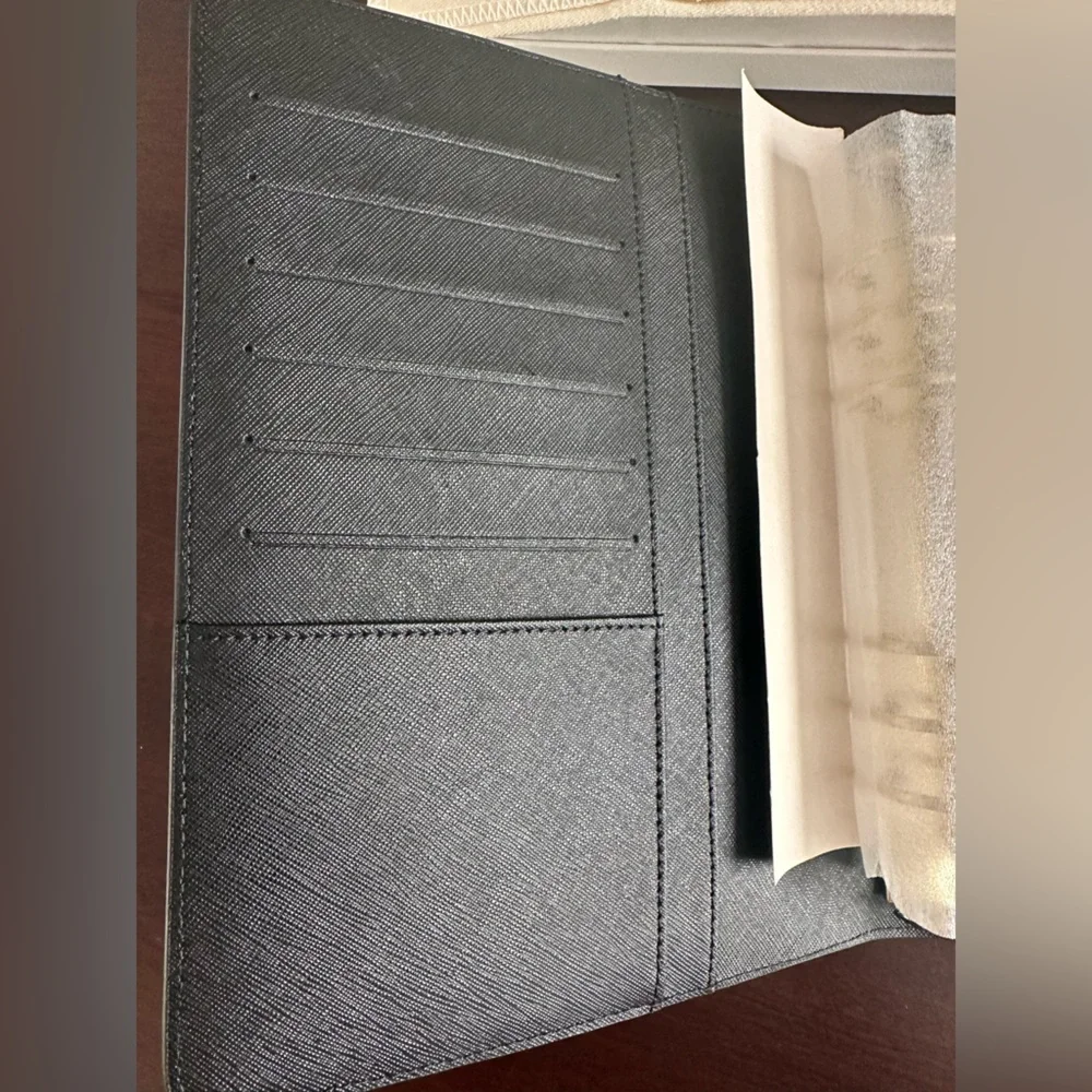 Cloth and Paper Contoured A5 6 Ring Planner - Picture 5 of 11